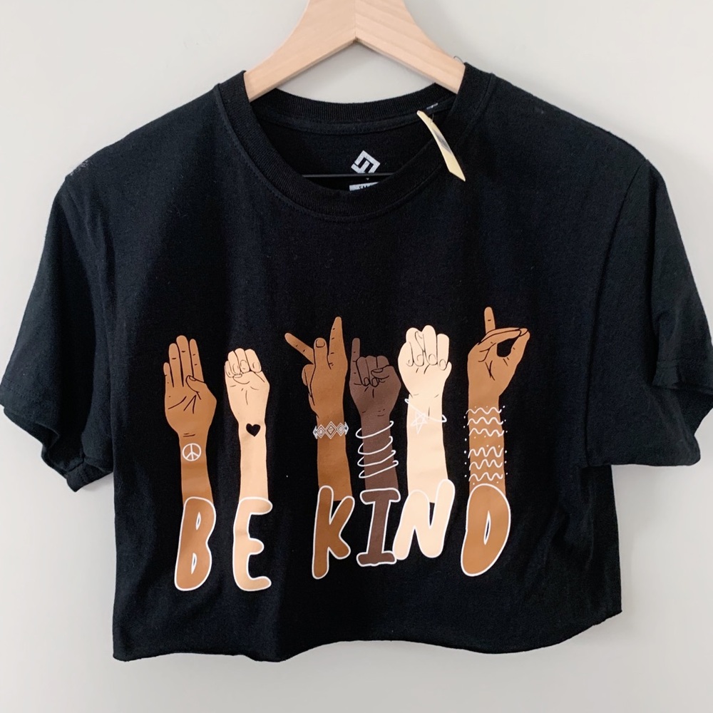 "be kind" graphic tee